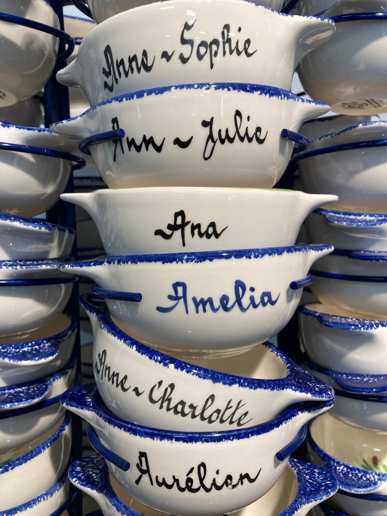 Lire la suite à propos de l’article Le bol-prénom de Pornic, un souvenir intemporel